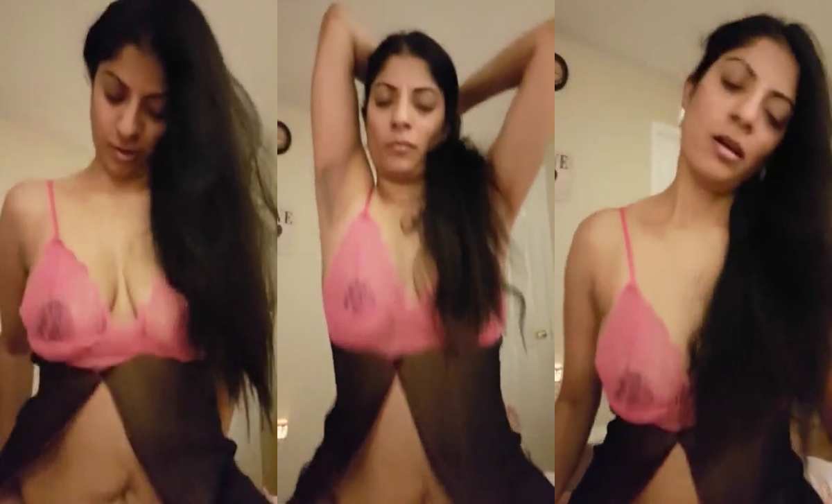 Riding Heavy Sexy Desi Bhabhi Full Clip
